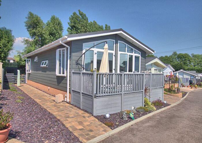 2 Bedroom Detached Bungalow For Sale In Southwick Road, Fareham, PO17