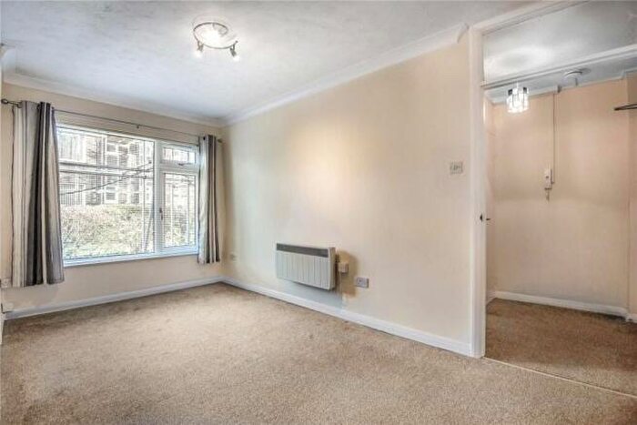 1 Bedroom Flat To Rent In Claylands Road, Bishops Waltham, Southampton, SO32