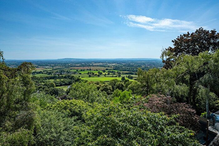2 Bedroom Flat For Sale In Holywell Road, Malvern, Worcestershire, WR14