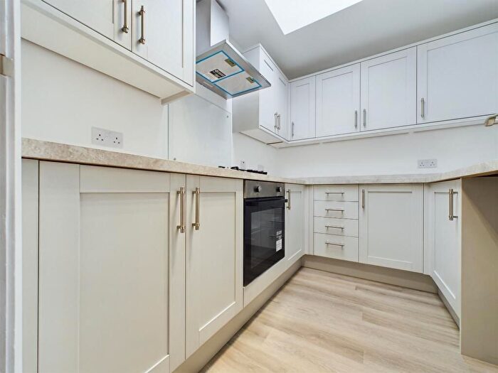 2 Bedroom Flat To Rent In Bowood Road, Enfield, EN3