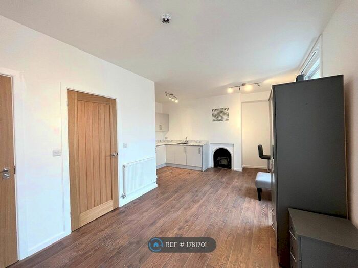 Studio To Rent In London Road, Leicester, LE2