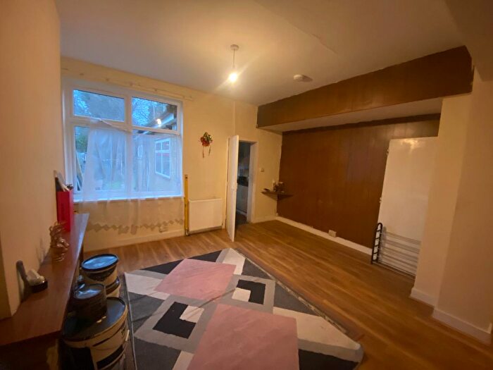 1 Bedroom Terraced House To Rent In Elsenham Road, London, E12