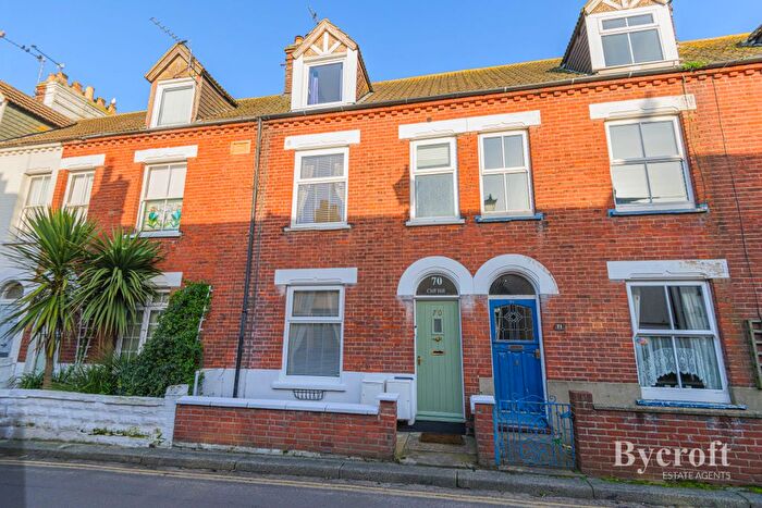 4 Bedroom Terraced House For Sale In Cliff Hill, Gorleston, Great Yarmouth, NR31
