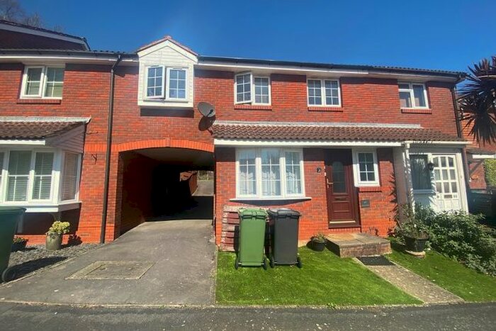4 Bedroom Terraced House To Rent In Devonshire Gardens, Bursledon, SO31