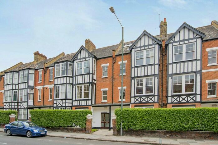3 Bedroom Flat To Rent In Cowley Mansions, Mortlake High Street, Mortlake, SW14
