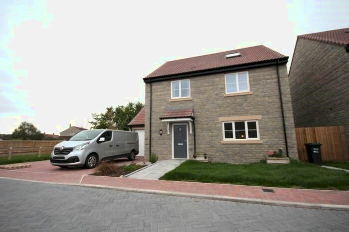 4 Bedroom Detached House To Rent In Burrows Court, Yeovil, BA22