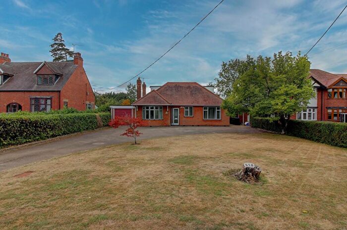 4 Bedroom Detached Bungalow For Sale In Nuneaton Road, Bulkington, CV12