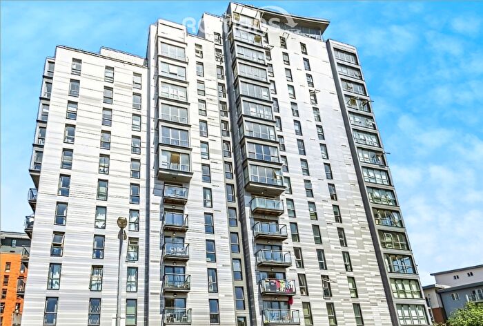 2 Bedroom Apartment To Rent In Lexington Apartments, Slough, SL2