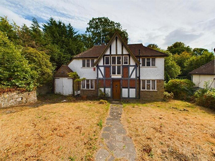 3 Bedroom House For Sale In Ballards Way, Croydon, Surrey, CR0
