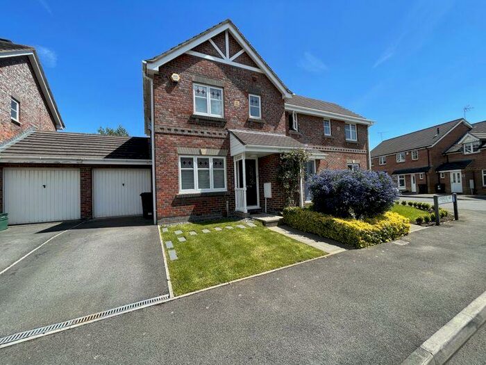 3 Bedroom Semi-Detached House To Rent In Tunbridge Way, Emersons Green, BS16