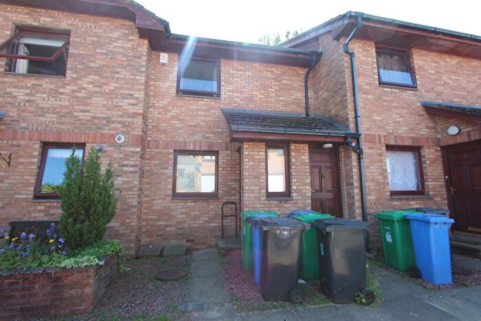 1 Bedroom Flat To Rent In Glenbridge Court, Dunfermline, KY12