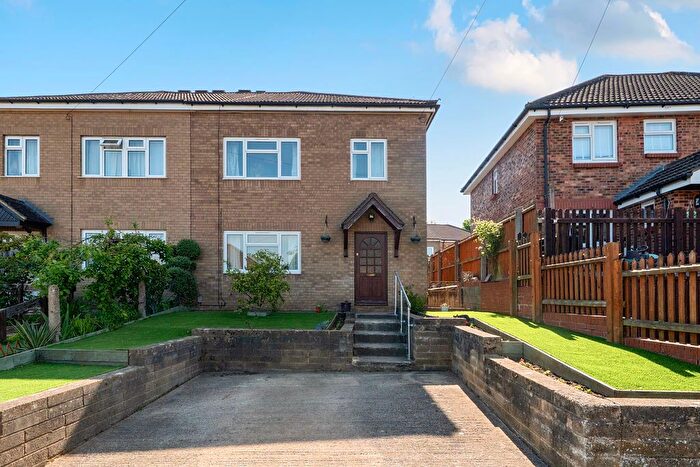 3 Bedroom Semi-Detached House For Sale In Barton Village Road, Oxford, OX3