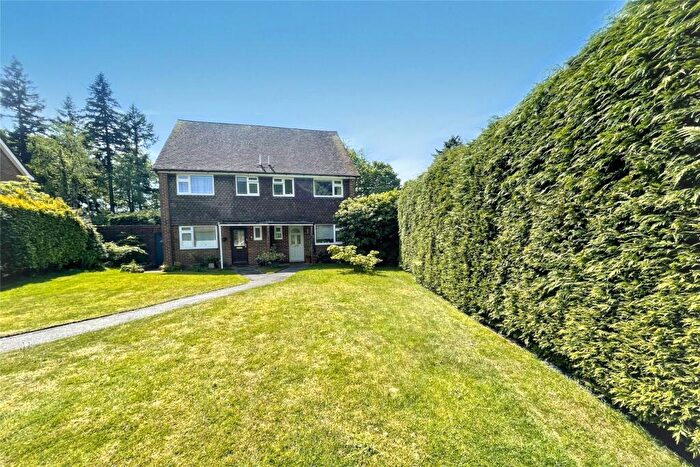 3 Bedroom Semi-Detached House For Sale In Moorlands Close, Hindhead, Surrey, GU26