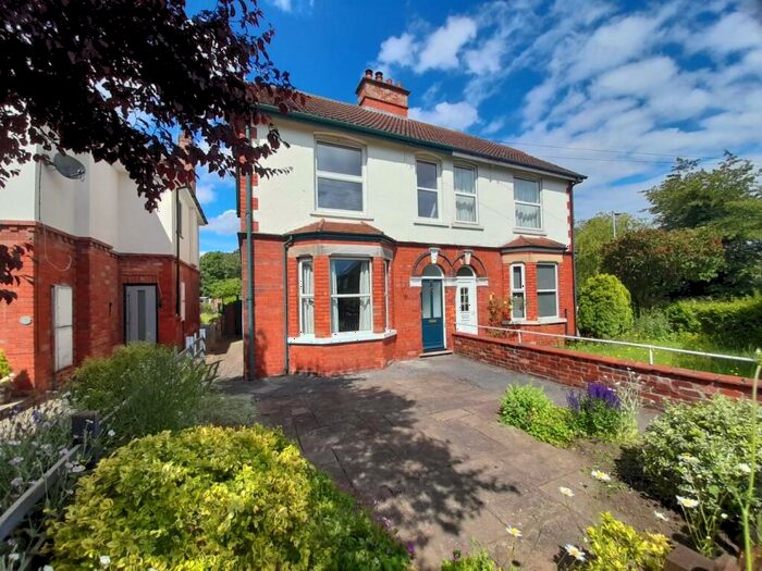 3 Bedroom Semi-Detached House For Sale In Willingham Road, Knaith Park, Gainsborough, DN21