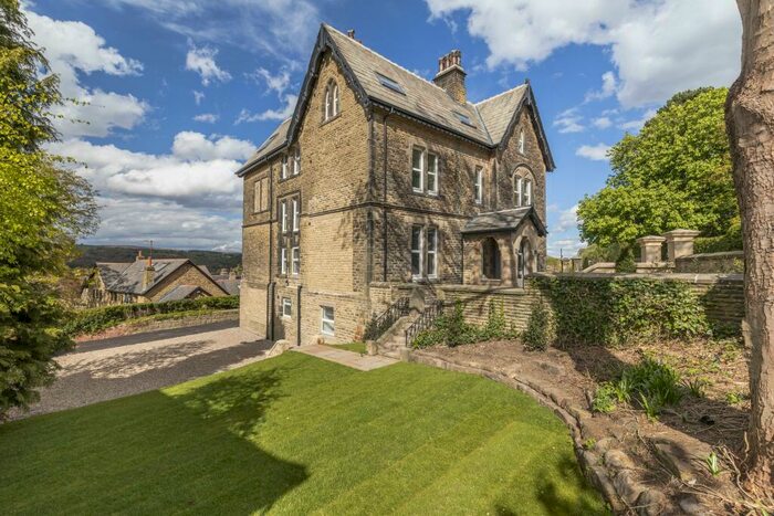 2 Bedroom Flat To Rent In Parish Ghyll Drive, Ilkley, Uk, LS29