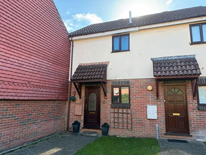 1 Bedroom Terraced House For Sale In Peacock Mews, Springvale, Maidstone, Kent, ME16