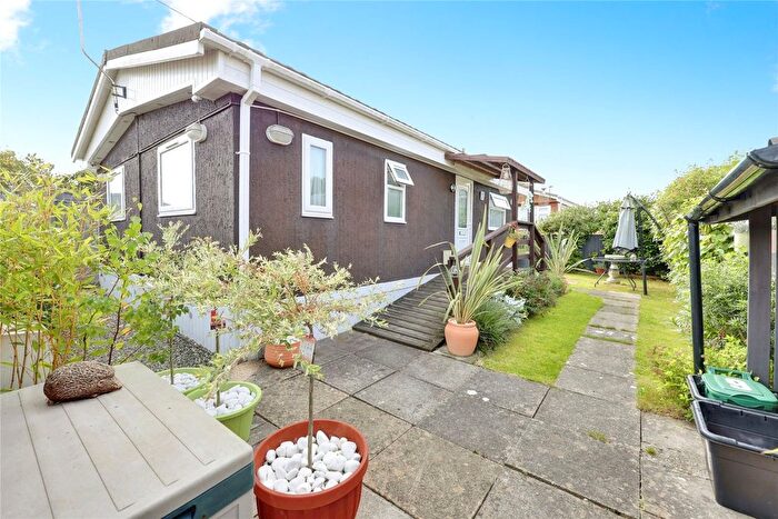 2 Bedroom Mobile/park Home For Sale In Mountview Home Park, Landkey Road, Barnstaple, EX32