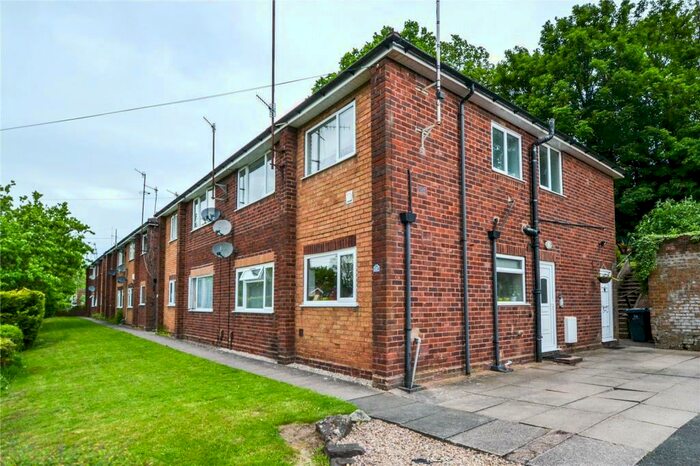 2 Bedroom Maisonette To Rent In South Road, Northfield, Birmingham, West Midlands, B31