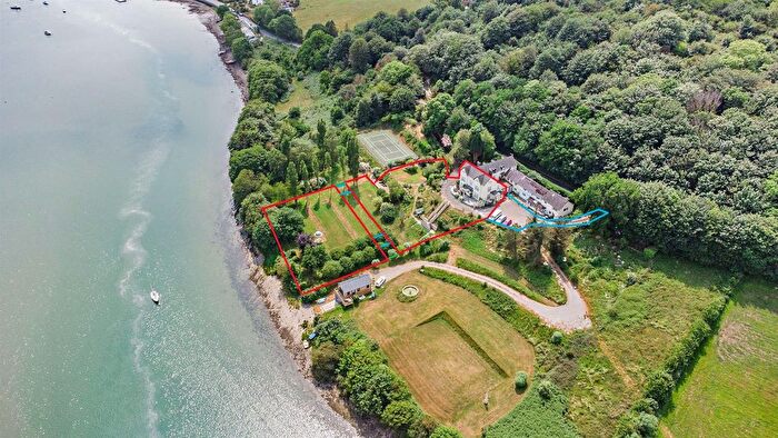 6 Bedroom Country House For Sale In St. Dogmaels, Cardigan, SA43