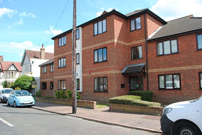 2 Bedroom Flat To Rent In Queens Court, Queens Avenue, Leigh-on-Sea, SS9