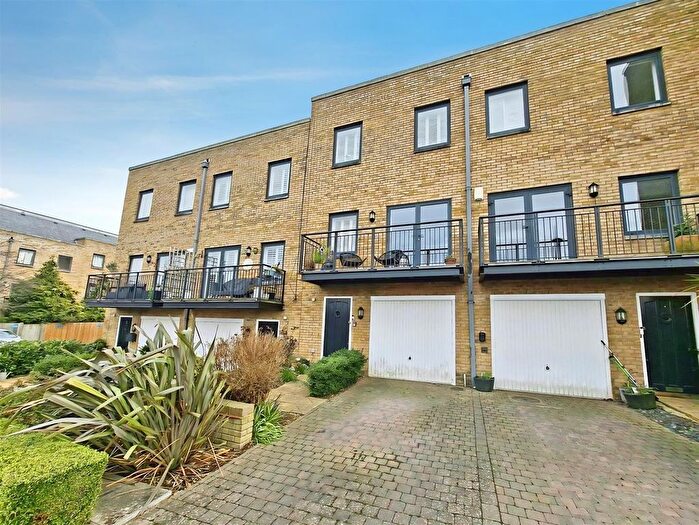 4 Bedroom Town House For Sale In The Historic Dockyard, Chatham, ME4