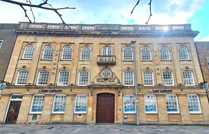 1 Bedroom Flat To Rent In - High Street, SO14