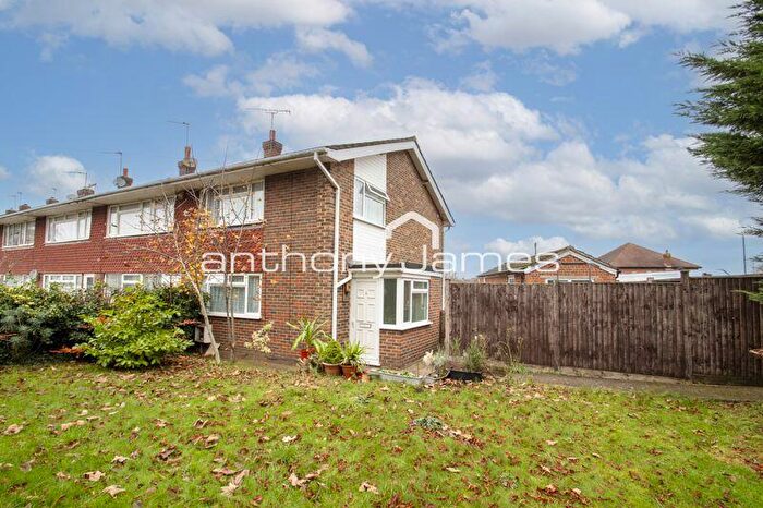 3 Bedroom End Of Terrace House To Rent In Acworth Place, Dartford, Kent, DA1