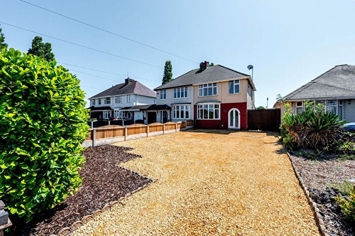 3 Bedroom Detached House For Sale In Wolverhampton Road, Cannock, WS11