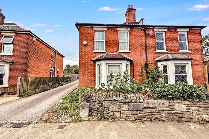 3 Bedroom Semi-Detached House For Sale In Eastleigh Town Centre, SO50