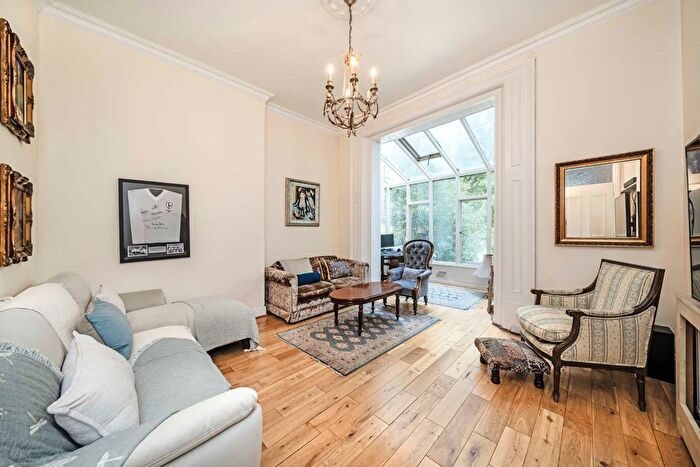 2 Bedroom Flat To Rent In Holland Road, Holland Park, W14