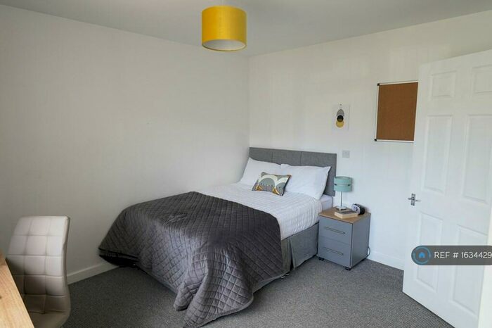 7 Bedroom End Of Terrace House To Rent In Scarborough Way, Coventry, CV4