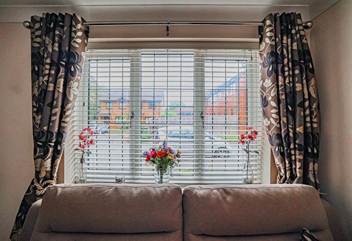 2 Bedroom Property For Sale In Crackley Meadow, Hemel Hempstead, HP2