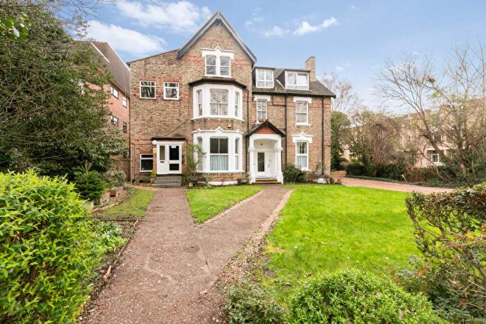 2 Bedroom Apartment To Rent In The Avenue, Beckenham, BR3