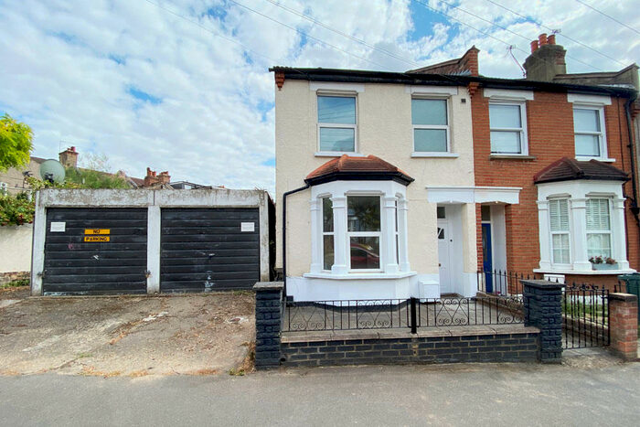 4 Bedroom End Of Terrace House To Rent In Newbury Road, Highams Park, E4