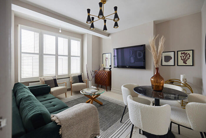 2 Bedroom Flat For Sale In Spezia Road, London, NW10