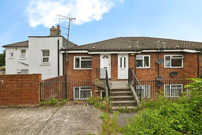 1 Bedroom Maisonette For Sale In Street End Road, Chatham, Kent, ME5