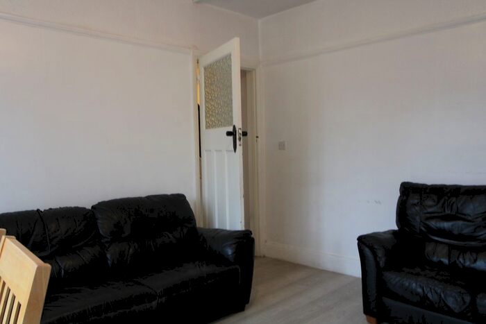 4 Bedroom Terraced House To Rent In Holdernesse Road, London, SW17