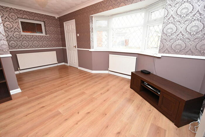 1 Bedroom Bungalow For Sale In Landsburg Road, Canvey Island, Essex, SS8