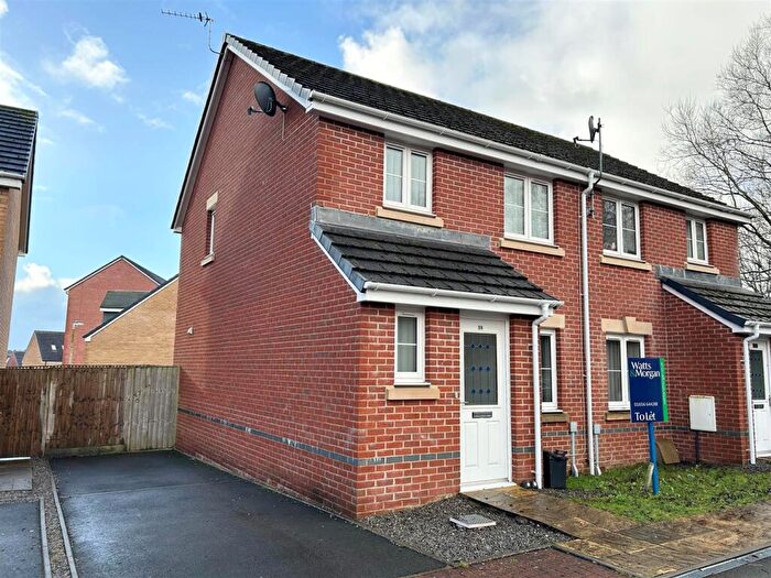 3 Bedroom Semi-Detached House To Rent In Clos Joslin, Bridgend County Borough, CF35