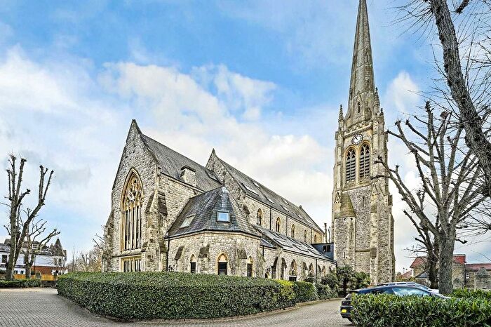 2 Bedroom Flat To Rent In The Avenue, Ealing, W13