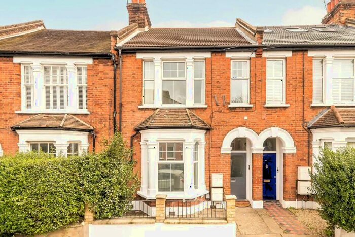 2 Bedroom Flat To Rent In Cavendish Road, Balham, SW12