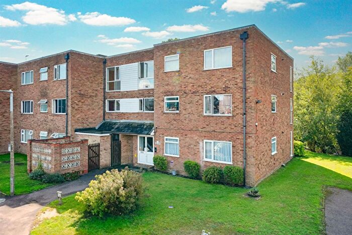 2 Bedroom Flat For Sale In River Park, Hemel Hempstead, HP1