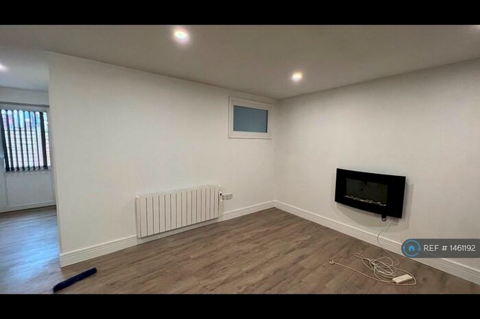 2 Bedroom Flat To Rent In Bull Street, Burnley, BB11