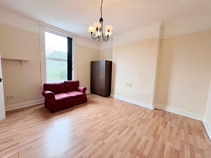 1 Bedroom Flat To Rent In Mellish Road, Walsall, WS4