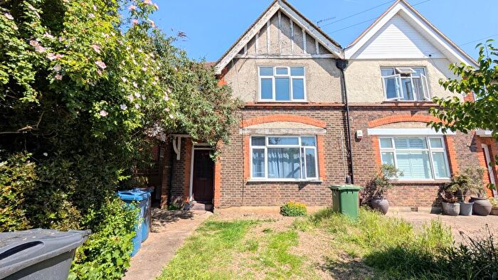 2 Bedroom Apartment To Rent In Southfield Park, Harrow, HA2