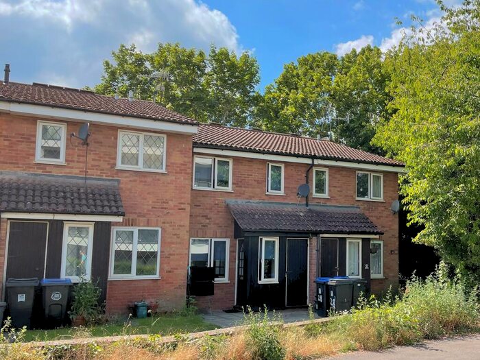 1 Bedroom Terraced House To Rent In Bradfield Close, Woking, GU22