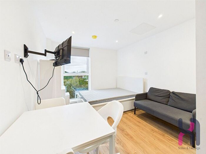 Studio To Rent In Frederick Road, Manchester, M6