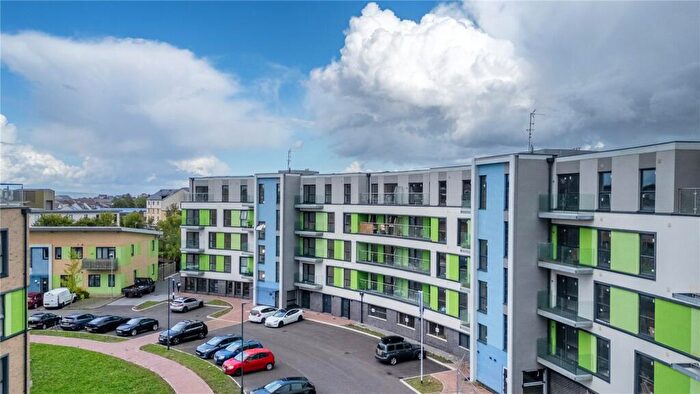 2 Bedroom Apartment For Sale In Harbour Crescent, Portishead, Bristol, Somerset, BS20