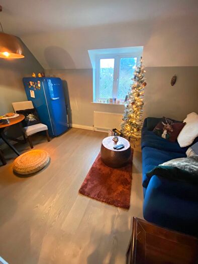 1 Bedroom Terraced House To Rent In Connor Close, Queens Road, Leytonstone, E11