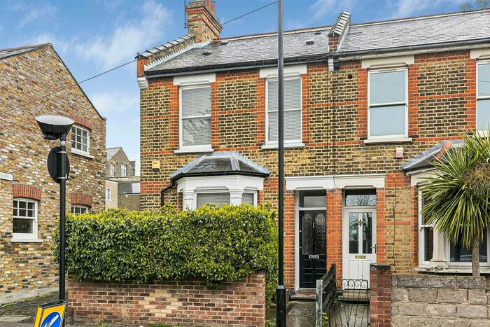 2 Bedroom End Of Terrace House To Rent In Wingfield Road, Walthamstow, London, E17